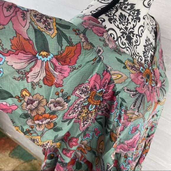 Haute Hippie Tribe Karen Floral Flutter Sleeve Peasant Top - Picture 5 of 10